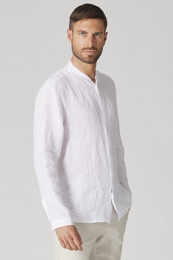 Regular-fit linen shirt with cotton knit inserts. knitted mandarin collar.