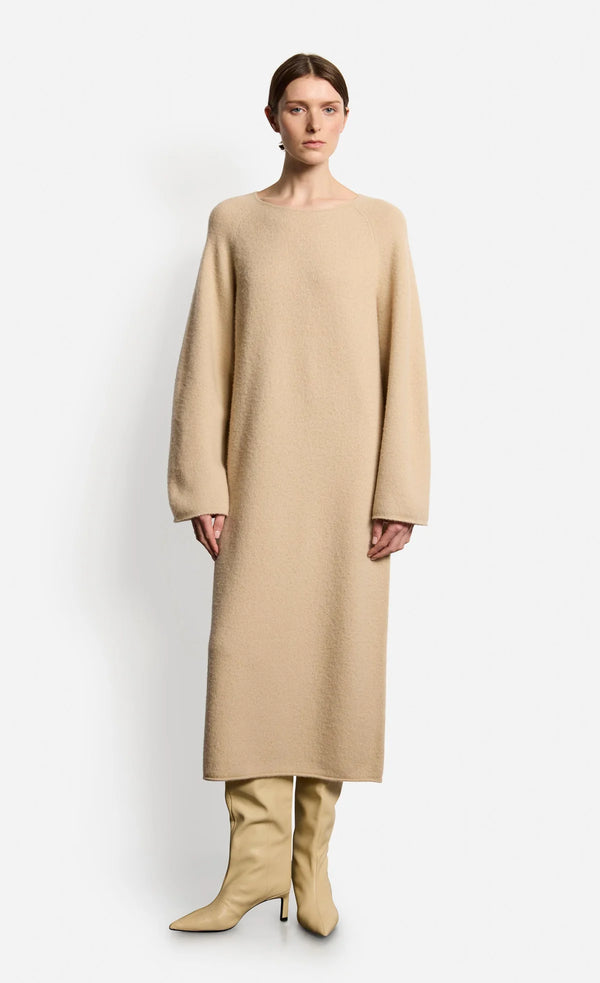 ANORANA
STRICKKLEID AUS GEWALKTEM KASCHMIR