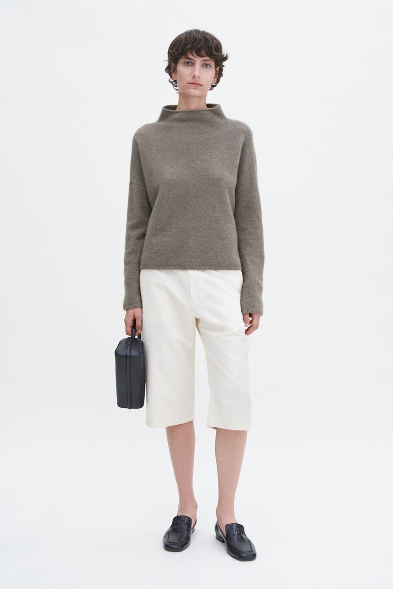 Mika Yak Funnelneck Sweater Moss grey