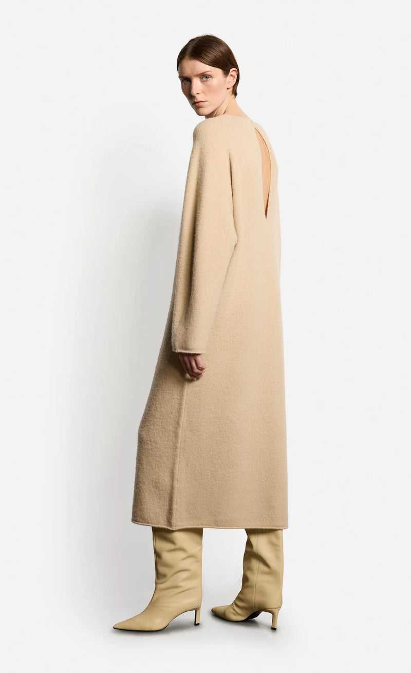 ANORANA
STRICKKLEID AUS GEWALKTEM KASCHMIR