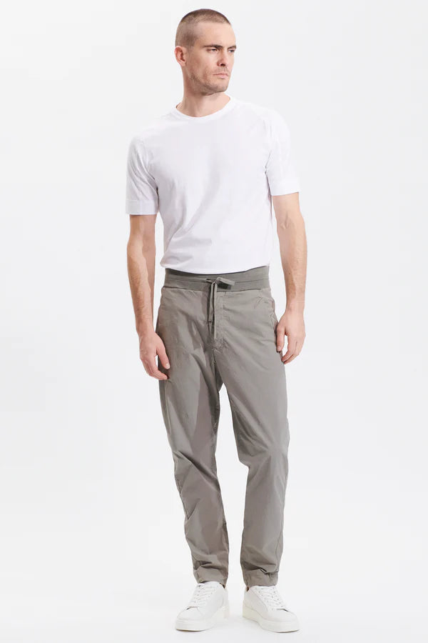 Loose-fitting jogging trousers in stretch crepe cotton with knitted waistband and drawstring Clay