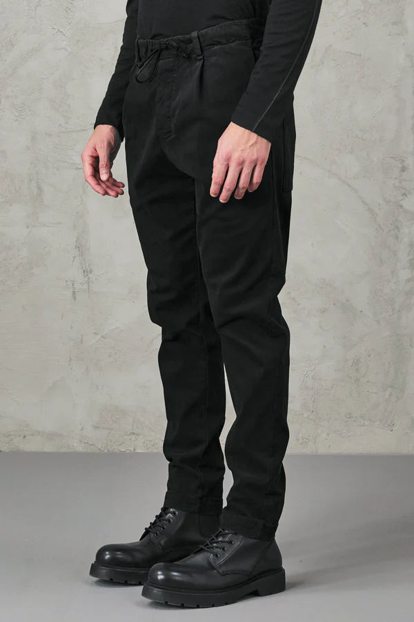 Tencel and modal stretch jogging pant loose-fit. elastic waistband with drawstring