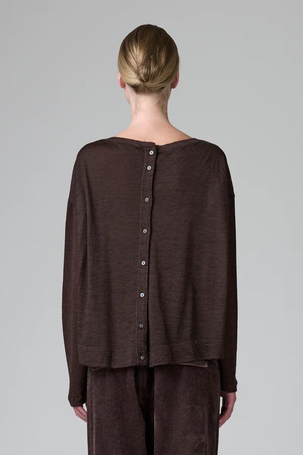 Oversize t-shirt in wool jersey with boiled wool inserts and ribbed sleeves, back with buttons merlot