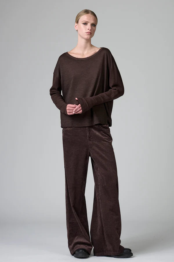 Oversize t-shirt in wool jersey with boiled wool inserts and ribbed sleeves, back with buttons merlot