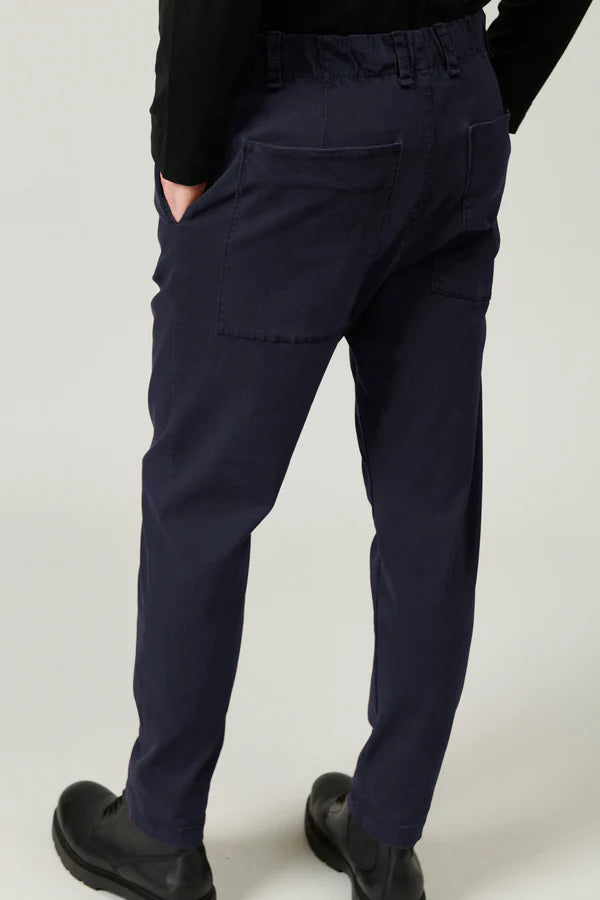 Tencel and modal stretch jogging pant loose-fit. elastic waistband with drawstring