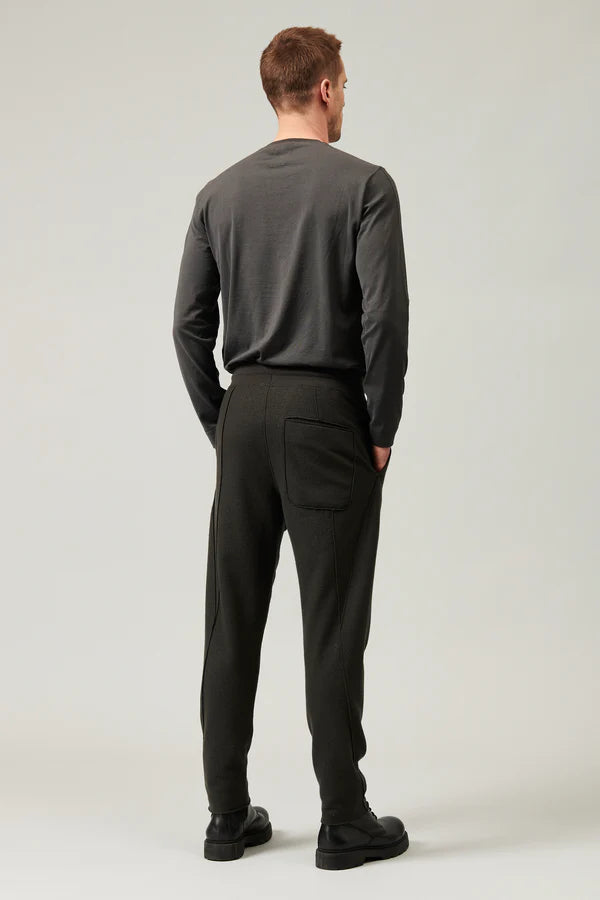 Raw cut boiled wool loose-fit jogging pant musk