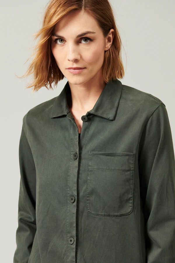 Shirt/jacket in stretch cotton satin dark green