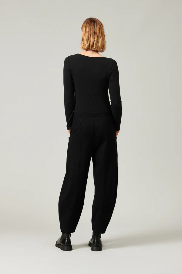 Wide wool cloth trousers