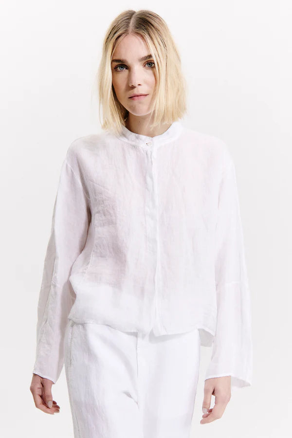 Linen over shirt, bombé shape with mandarin collar