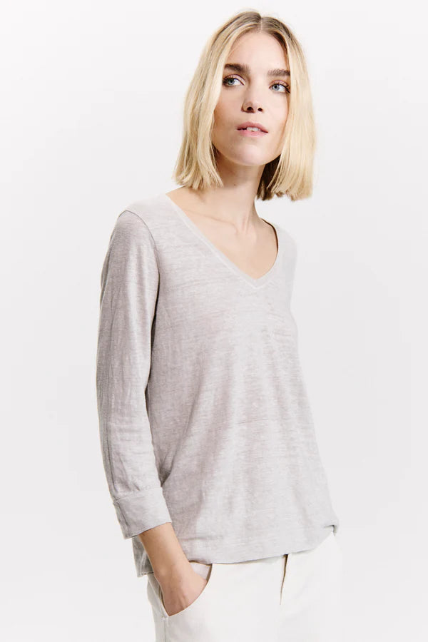 Rib knit v-neck slim fit t-shirt with elbow sleeves in linen jersey