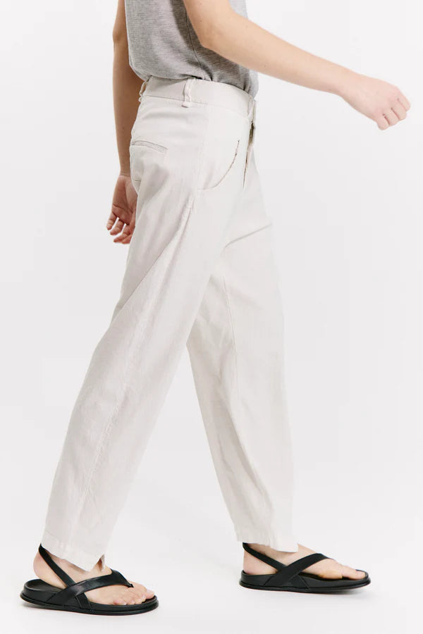 Comfort fit viscose and stretch linen trousers milk