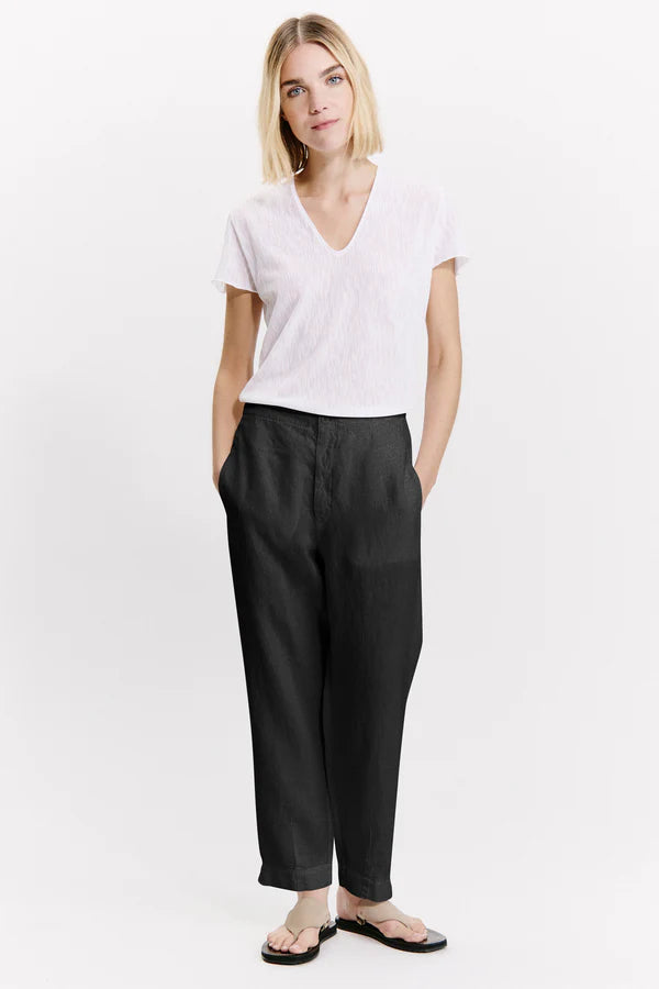 Comfort fit linen trousers. back with elastic waist