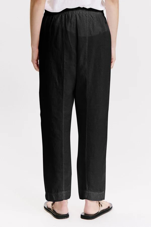 Comfort fit linen trousers. back with elastic waist