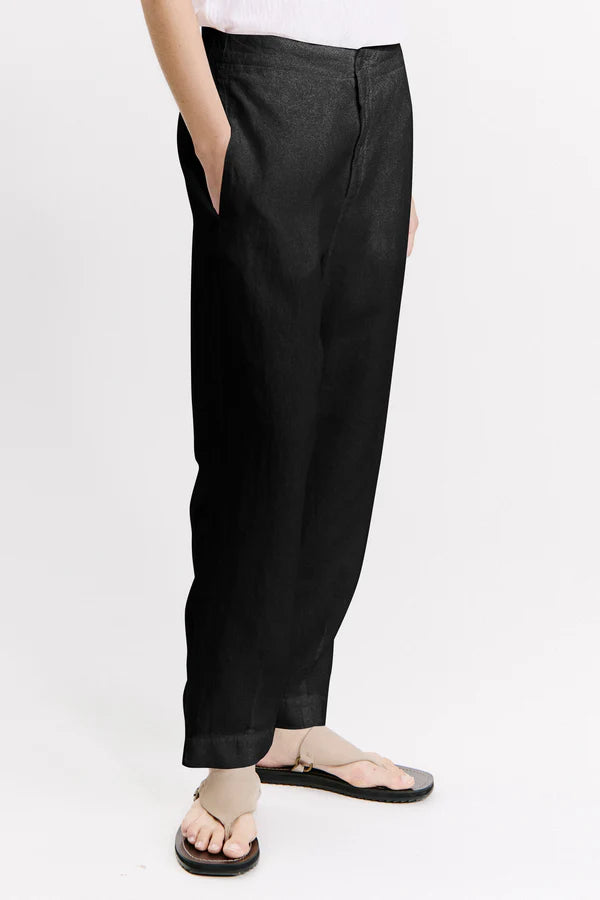 Comfort fit linen trousers. back with elastic waist