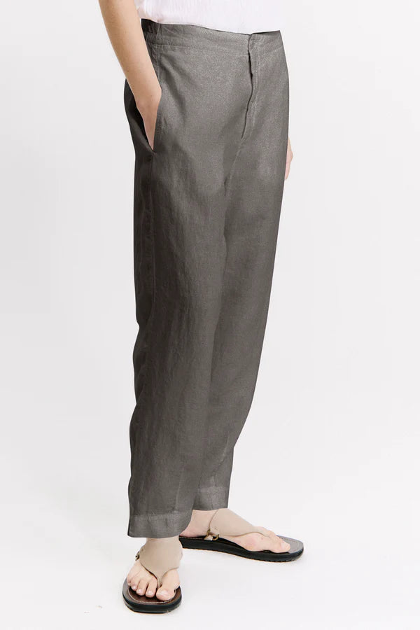 Comfort fit linen trousers. back with elastic waist mud