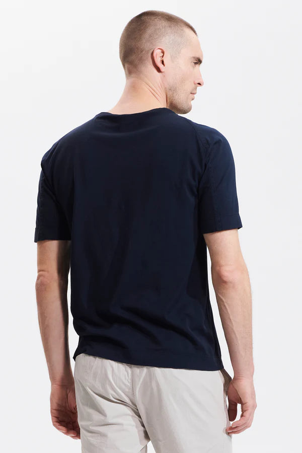 Roundneck regular-fit t-shirt in cotton jersey. knitted neck edge blue