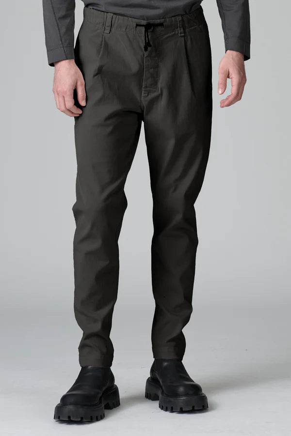 Tencel and modal stretch jogging pant loose-fit. elastic waistband with drawstring Brown