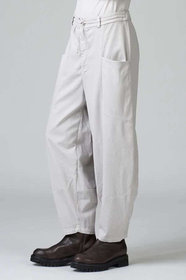 Comfort fit bombé shape trousers in tencel, modal and stretch cotton with back elastic