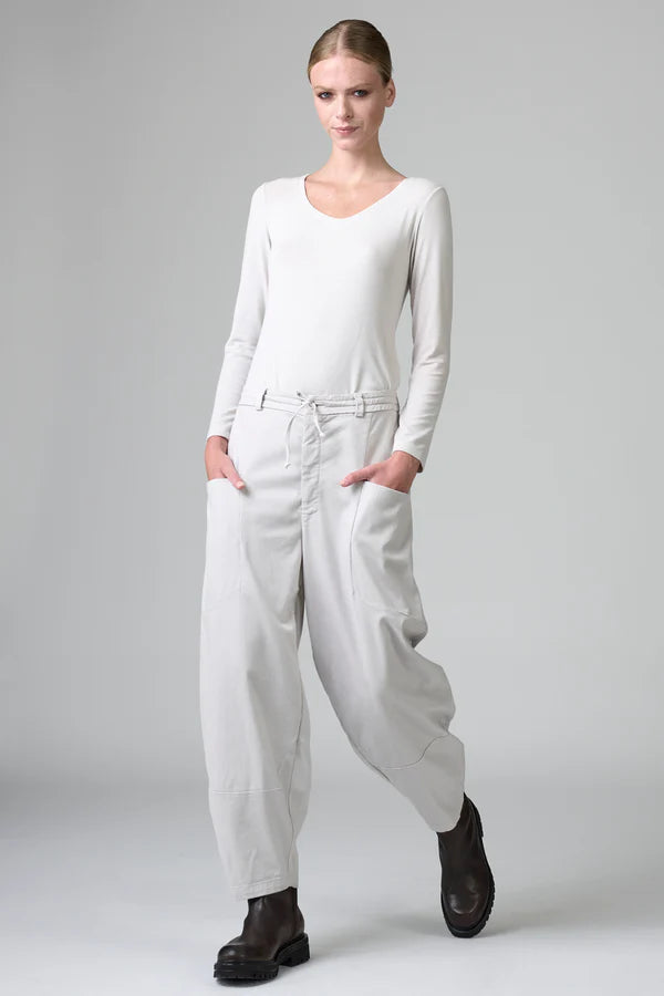 Comfort fit bombé shape trousers in tencel, modal and stretch cotton with back elastic