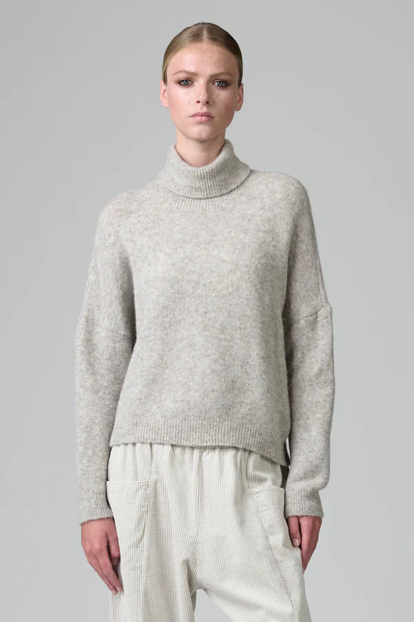 Oversize turtleneck knit in alpaca and wool blend