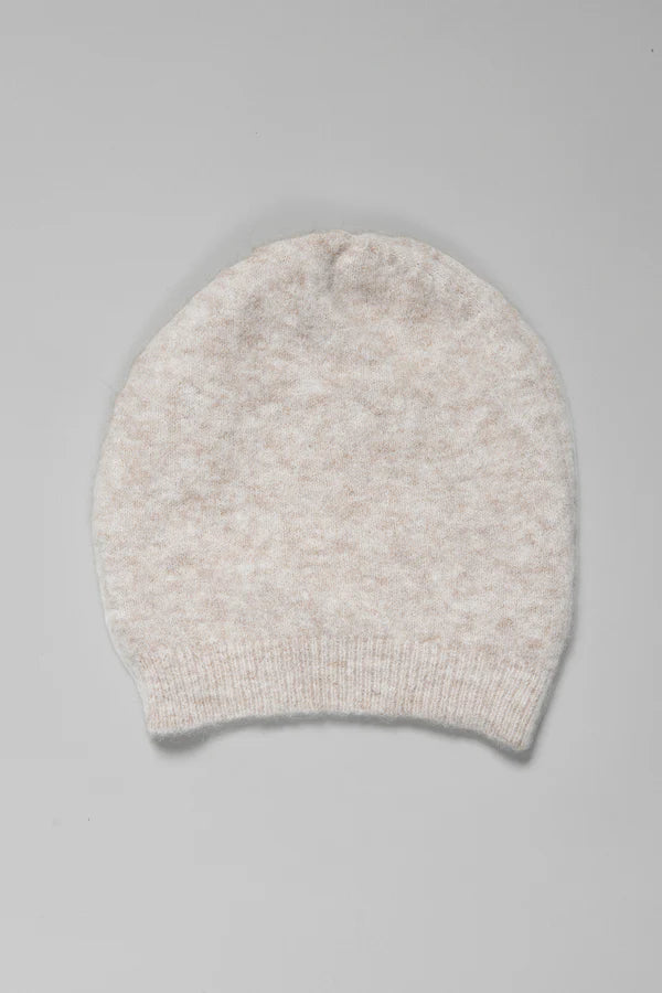 Knitted cap in alpaca and wool blend
