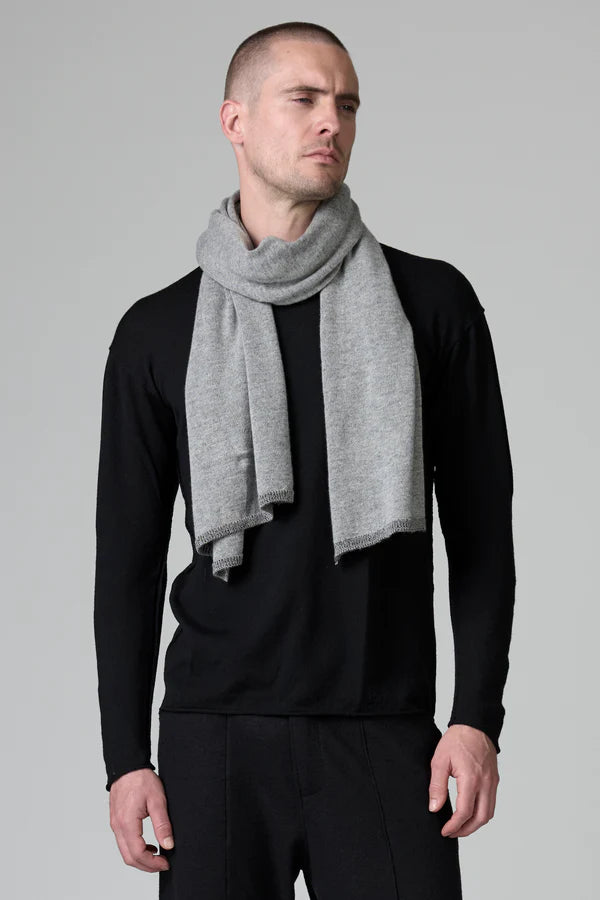 Vanisé scarf in cashemere on the outside and virgin wool on the inside