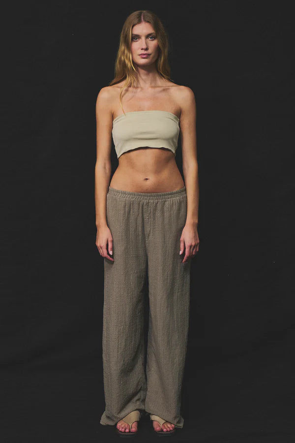 Wide leg lined trousers with elastic waistband in cotton and viscose seersucker