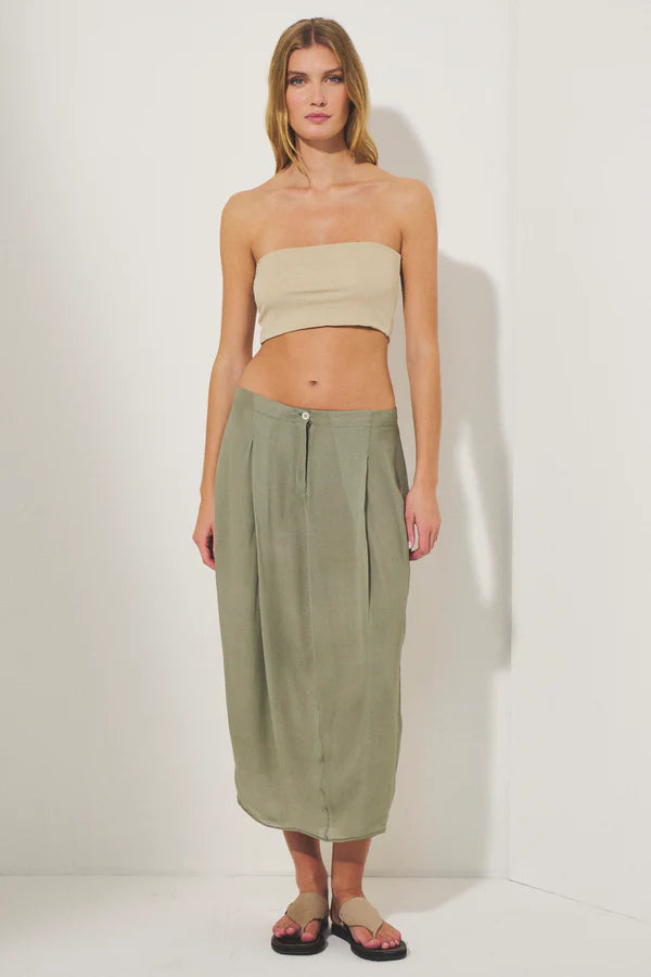Long skirt with front pleats in viscose georgette with elastic at the waist on the back
