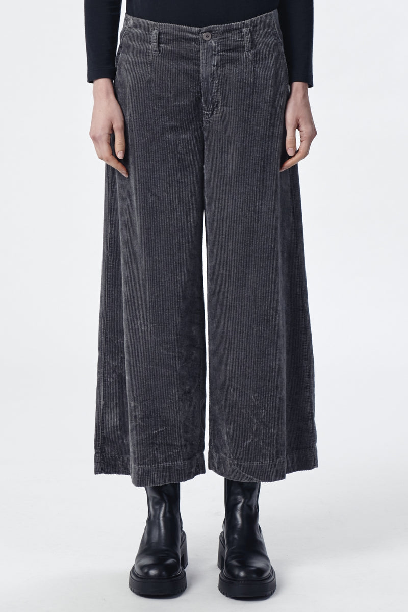 Wide leg cropped pant in stretch cotton and viscose corduroy