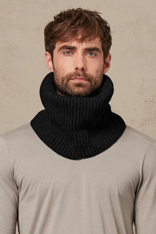 Snood in virgin wool cablé rib BLACK