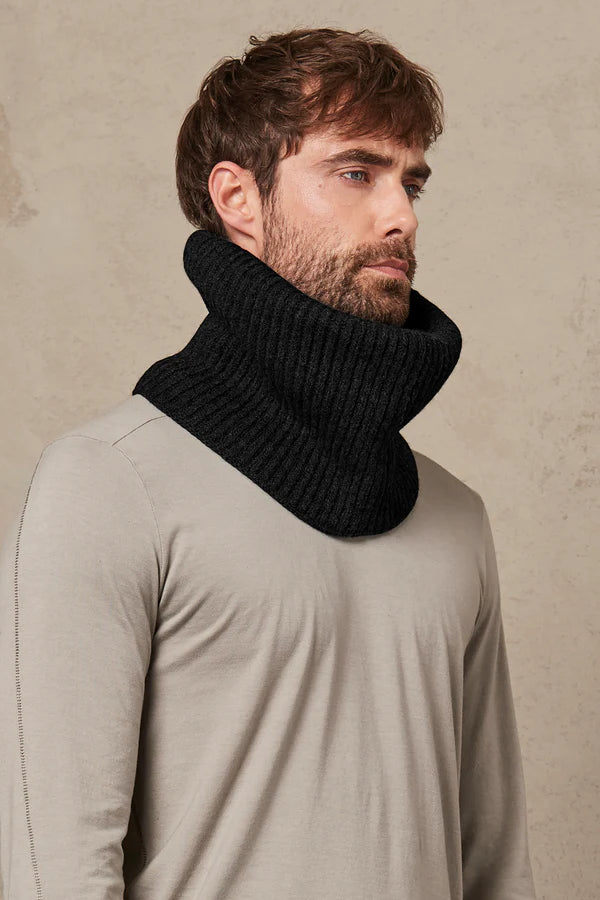 Snood in virgin wool cablé rib BLACK