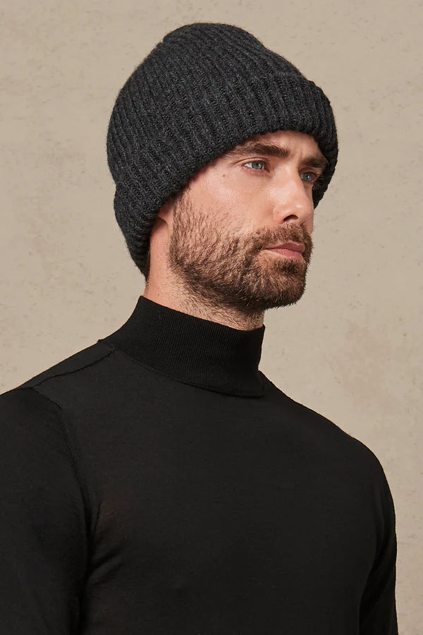 Cablé virgin wool ribbed cap grey