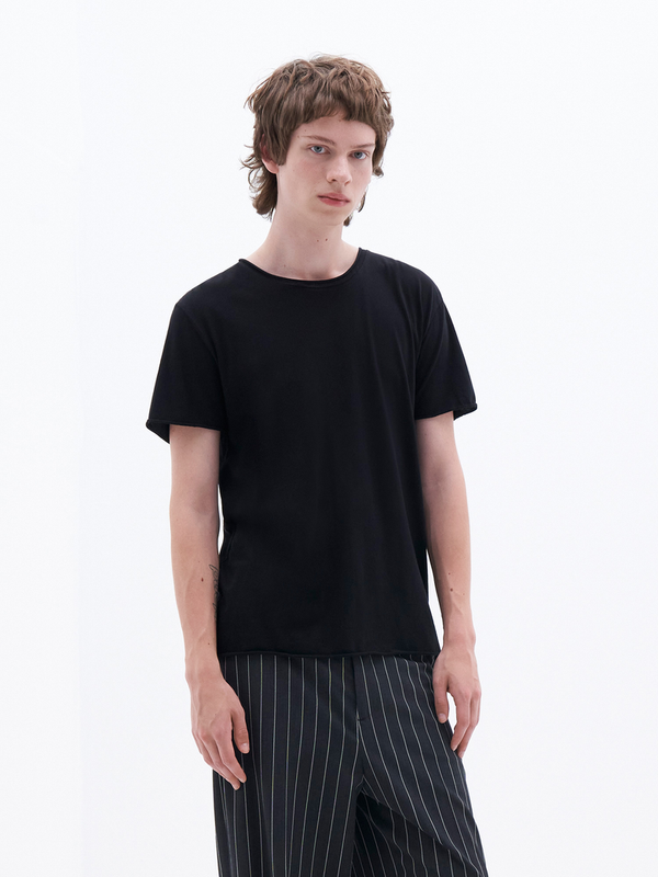 ROLL NECK TEE BLACK