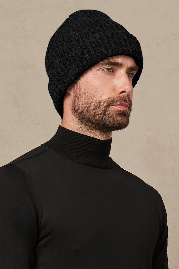 Cablé virgin wool ribbed cap