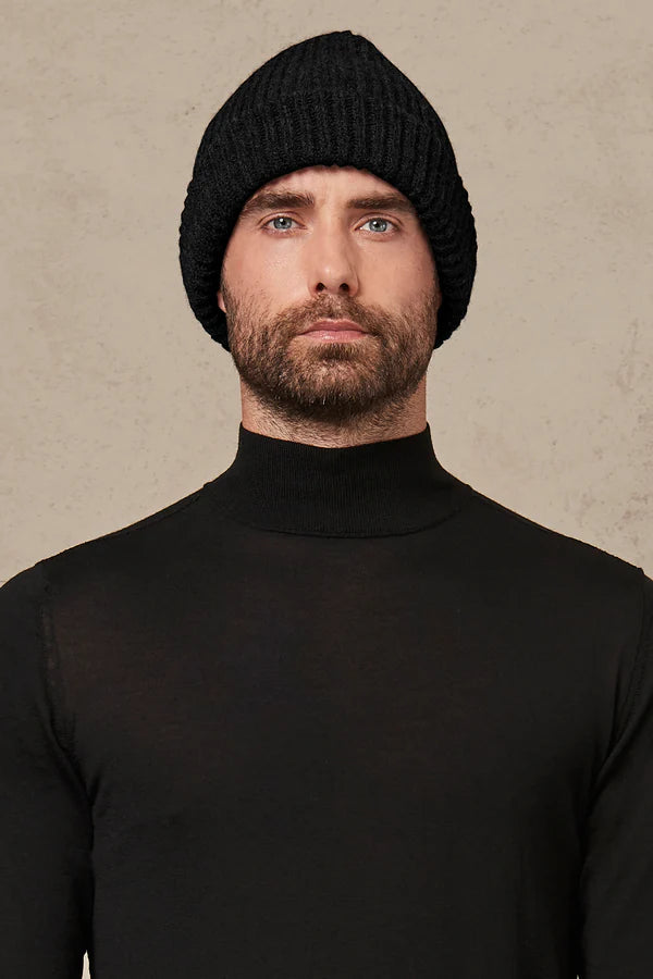 Cablé virgin wool ribbed cap